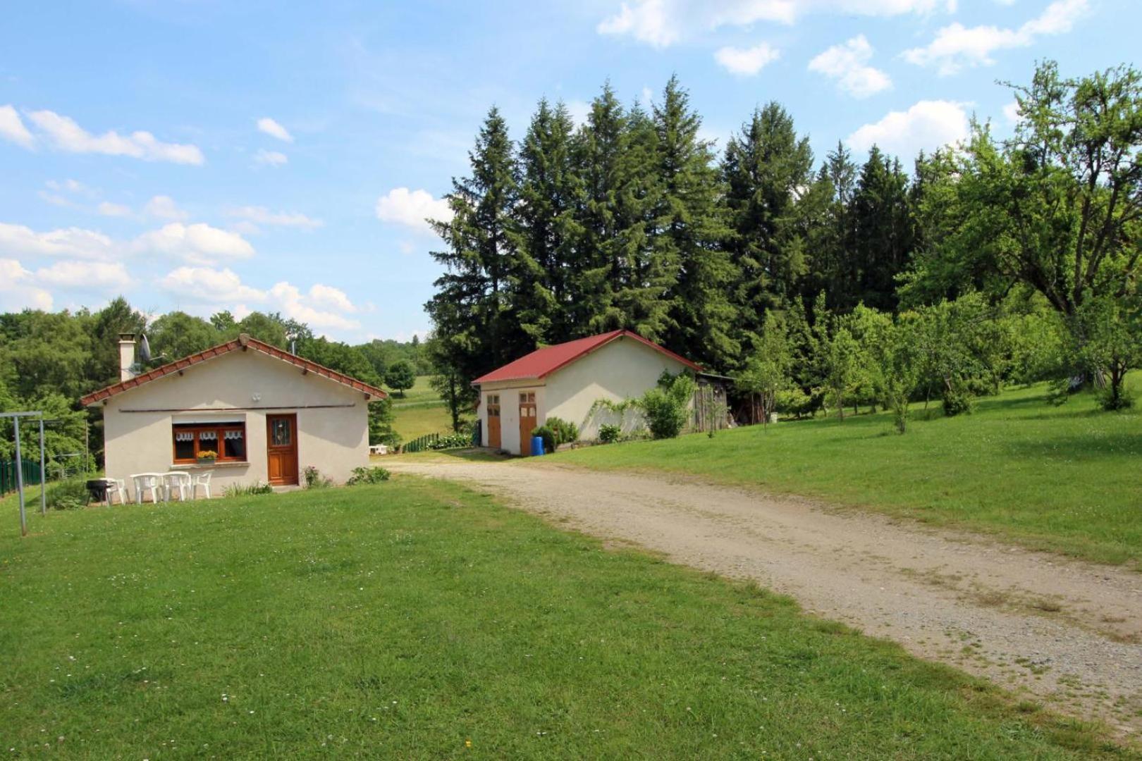 Au Bon Accueil Villa Peyrat-le-Chateau Luaran gambar